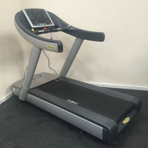 Беговая дорожка  Technogym Run 700 (Б/У) - фото №4